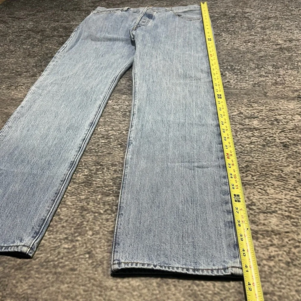 Levi's 501‎ Jeans Mens 35x32 Light Blue Denim Button Fly Straight Leg
